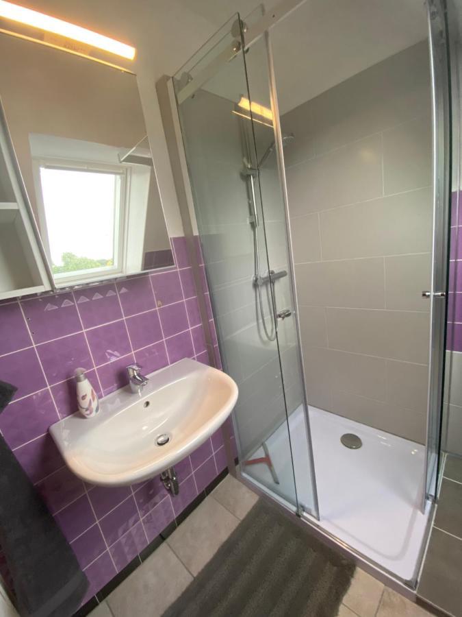 Ferienwohnung Mit Balkon Und Eingezaeunten Garten *